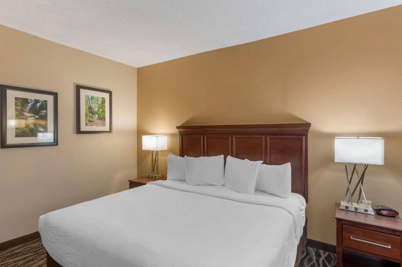 | Best Western Plus Russellville Hotel & Suites