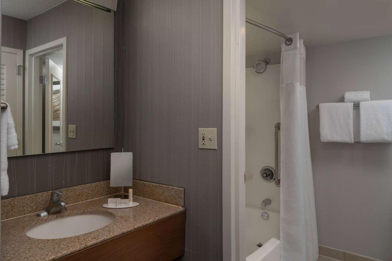 Deluxe Two Queens at Sonesta Select Chattanooga Hamilton Place
