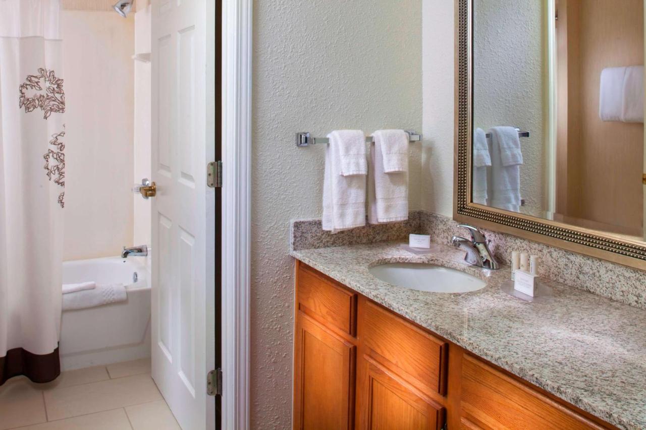 Studio Suite Queen at Sonesta ES Suites Birmingham Homewood