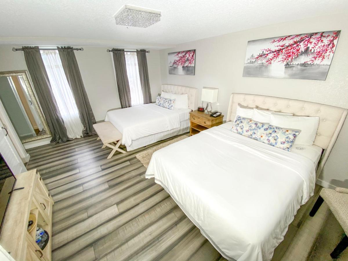 Standard Queen Room at Artisan Downtown