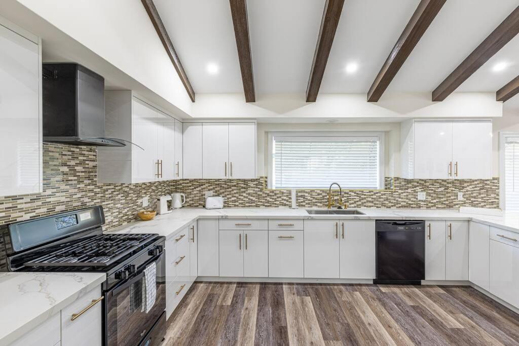  | Stunning, Newly Remodeled Bright Home