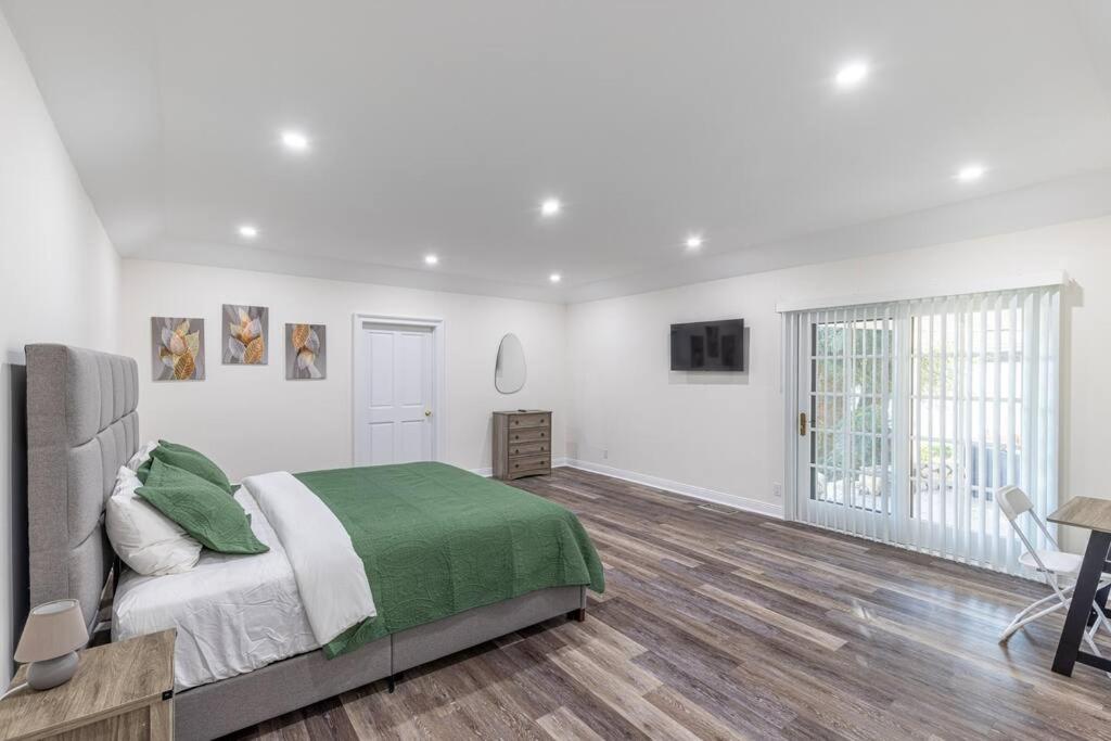  | Stunning, Newly Remodeled Bright Home