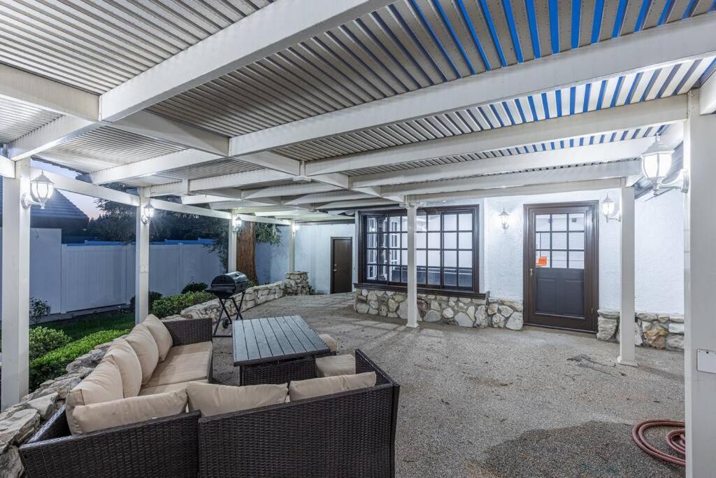 | Stunning, Newly Remodeled Bright Home