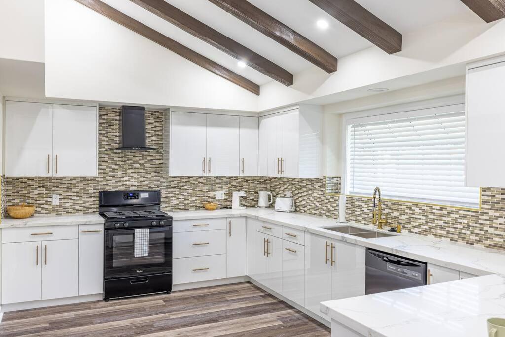 | Stunning, Newly Remodeled Bright Home