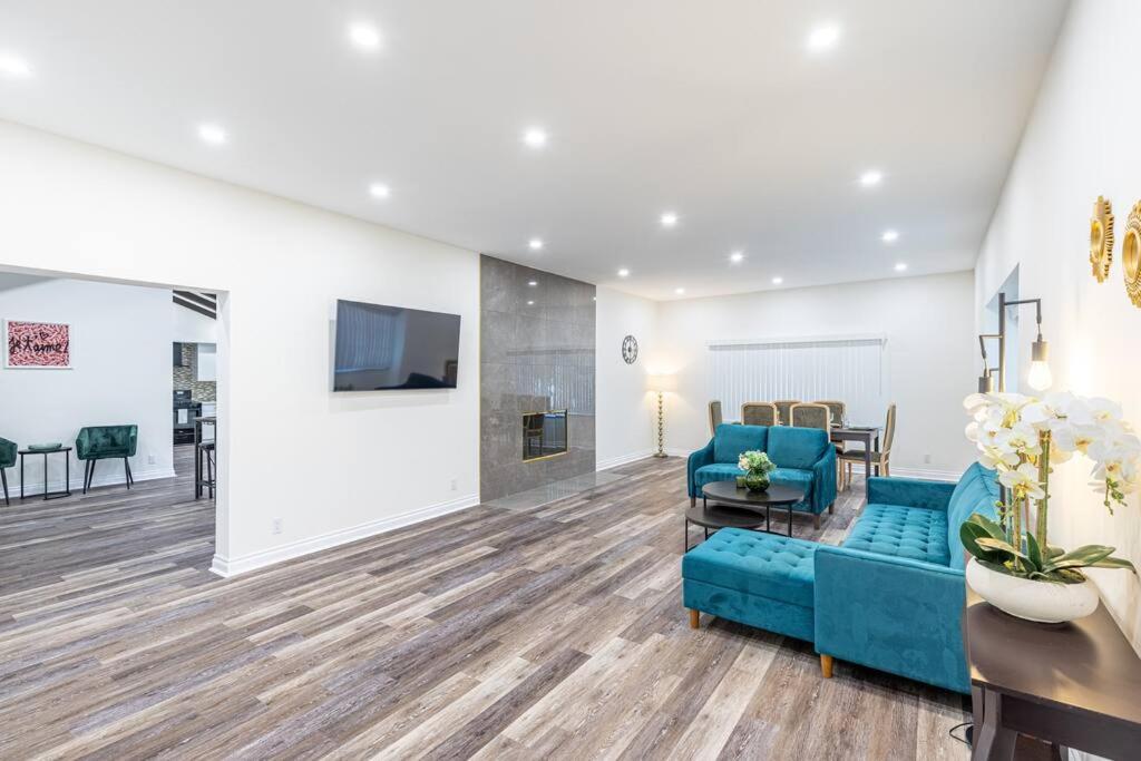  | Stunning, Newly Remodeled Bright Home