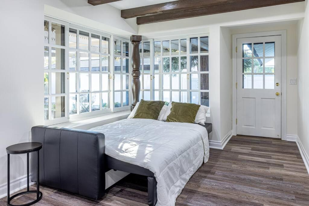  | Stunning, Newly Remodeled Bright Home