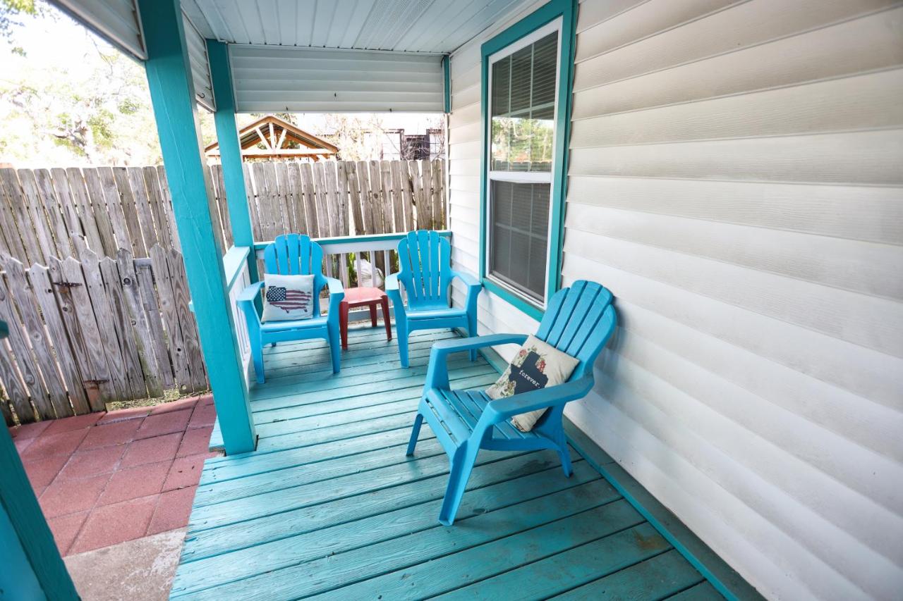 | Quick & Intimate Beach Getaway