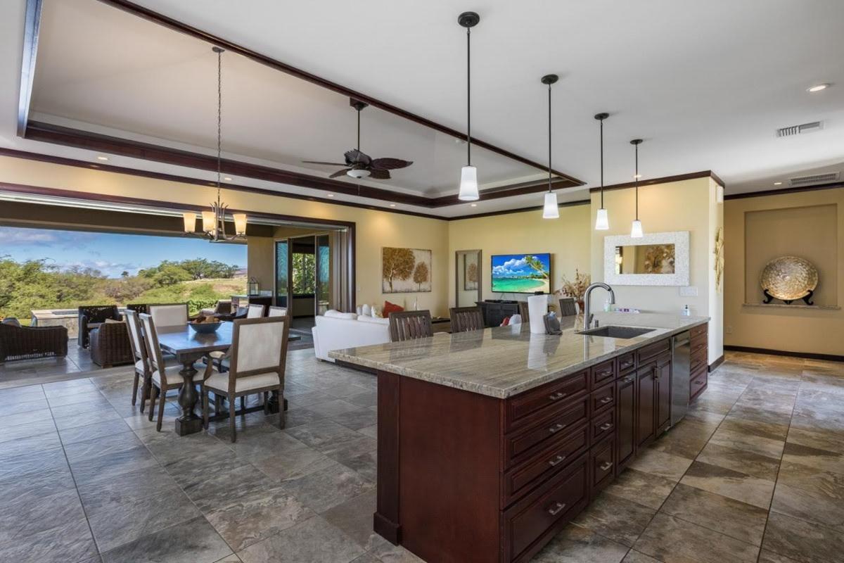| MAUNA KEA INDULGENCE Indulgent 3BR Waiulaula Home with Stunning View