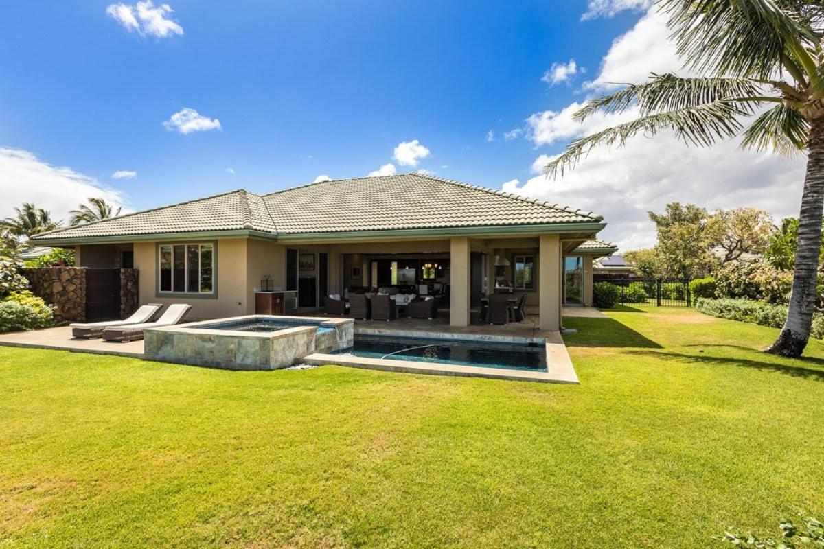 | MAUNA KEA INDULGENCE Indulgent 3BR Waiulaula Home with Stunning View