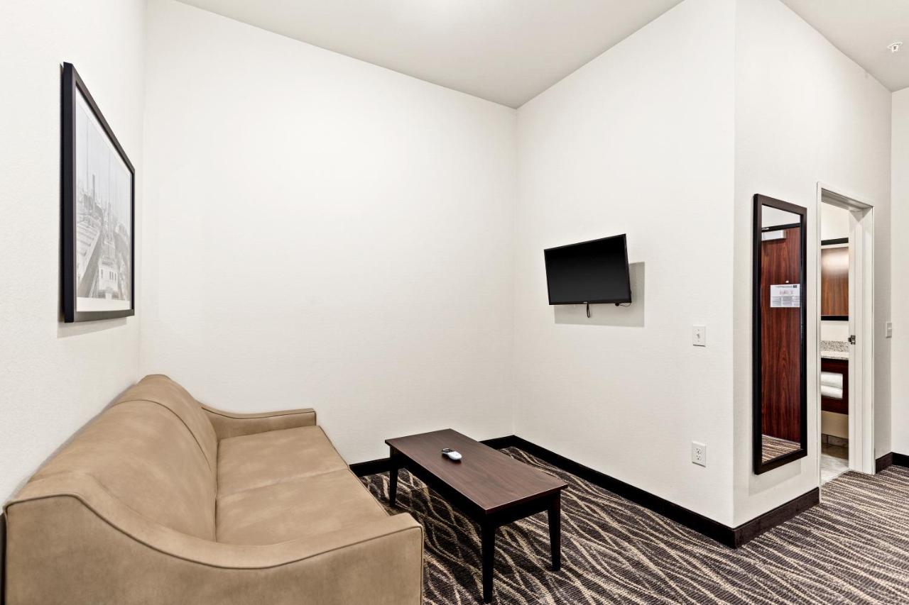 King Studio with Sofa Bed at Cobblestone Hotel & Suites - Superior Duluth