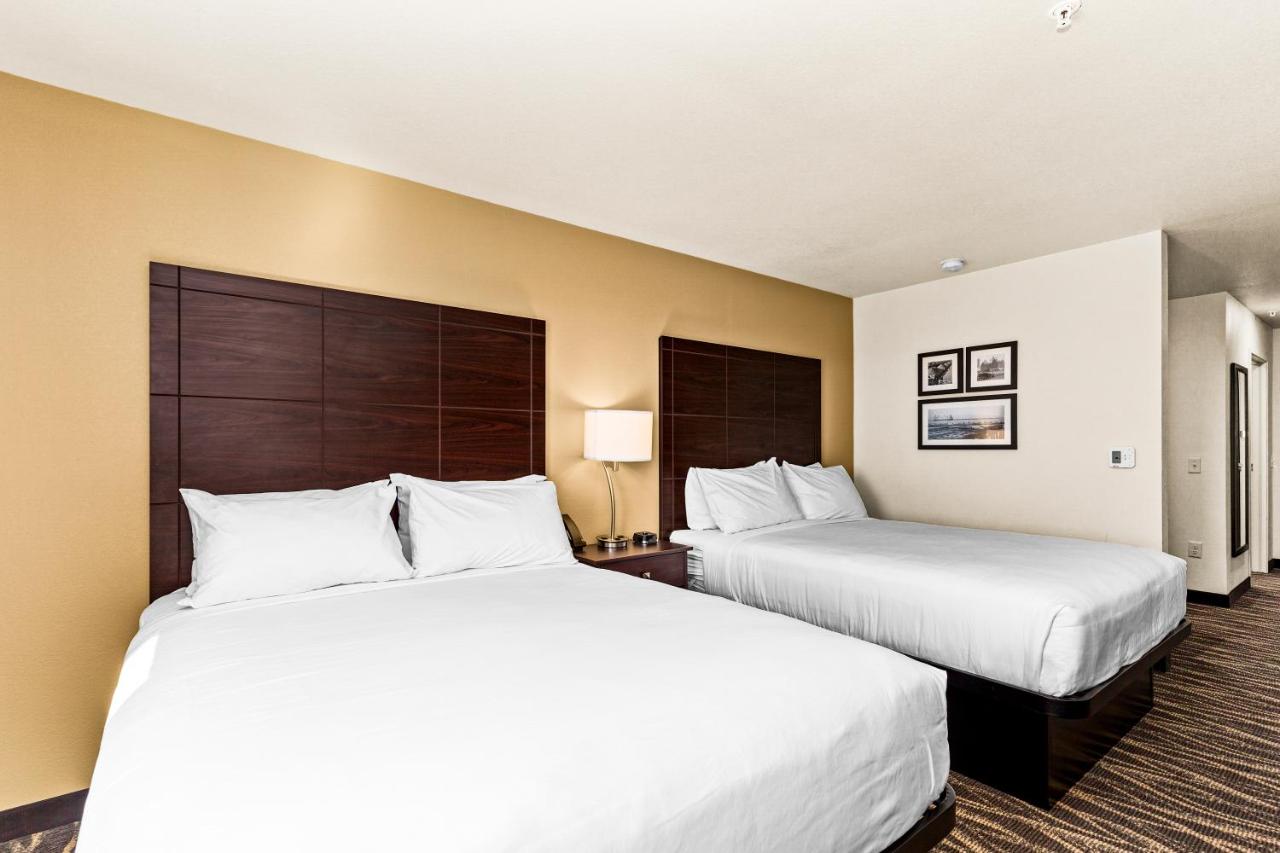 Queen Studio at Cobblestone Hotel & Suites - Superior Duluth