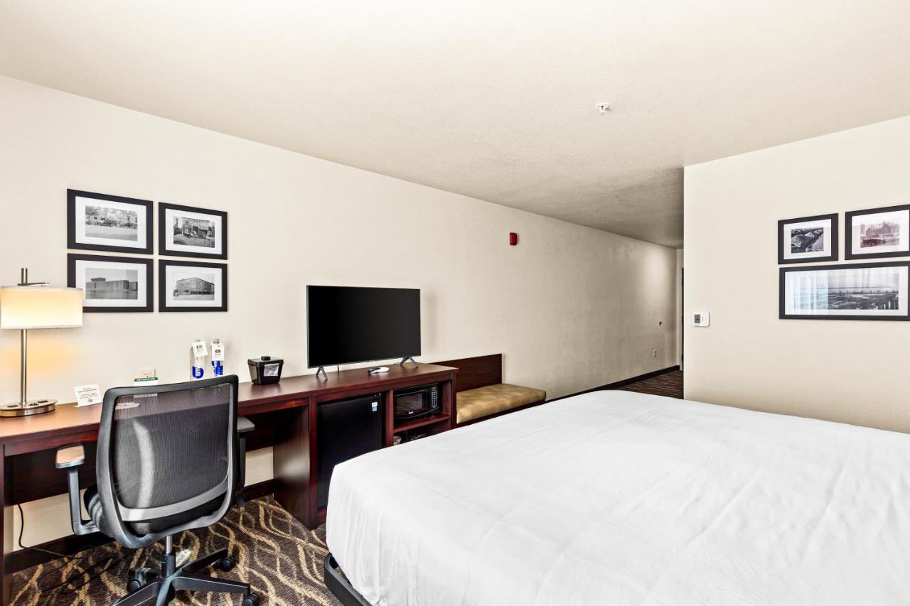 King Studio with Sofa Bed at Cobblestone Hotel & Suites - Superior Duluth