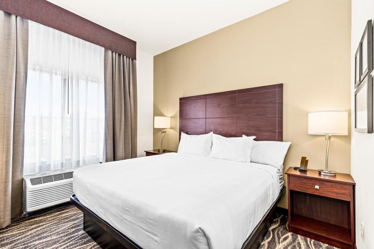King Studio with Sofa Bed at Cobblestone Hotel & Suites - Superior Duluth