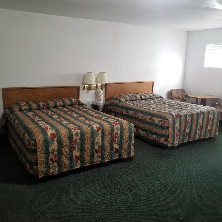 | Budget 8 Motel