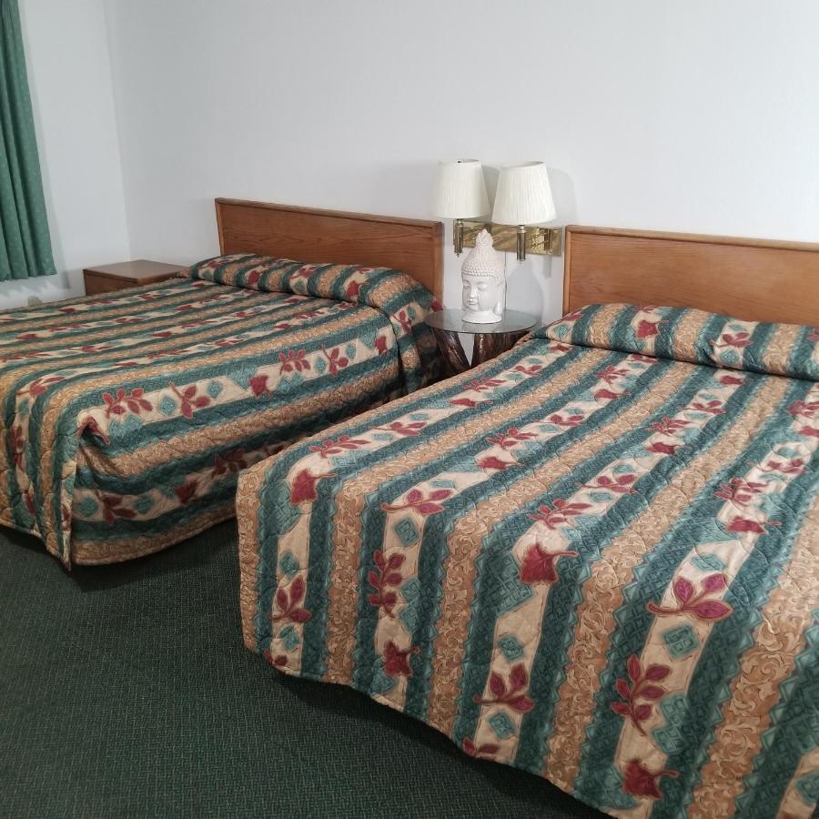 | Budget 8 Motel