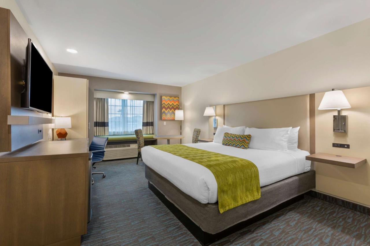  | Best Western Plus Yuma Foothills Inn & Suites