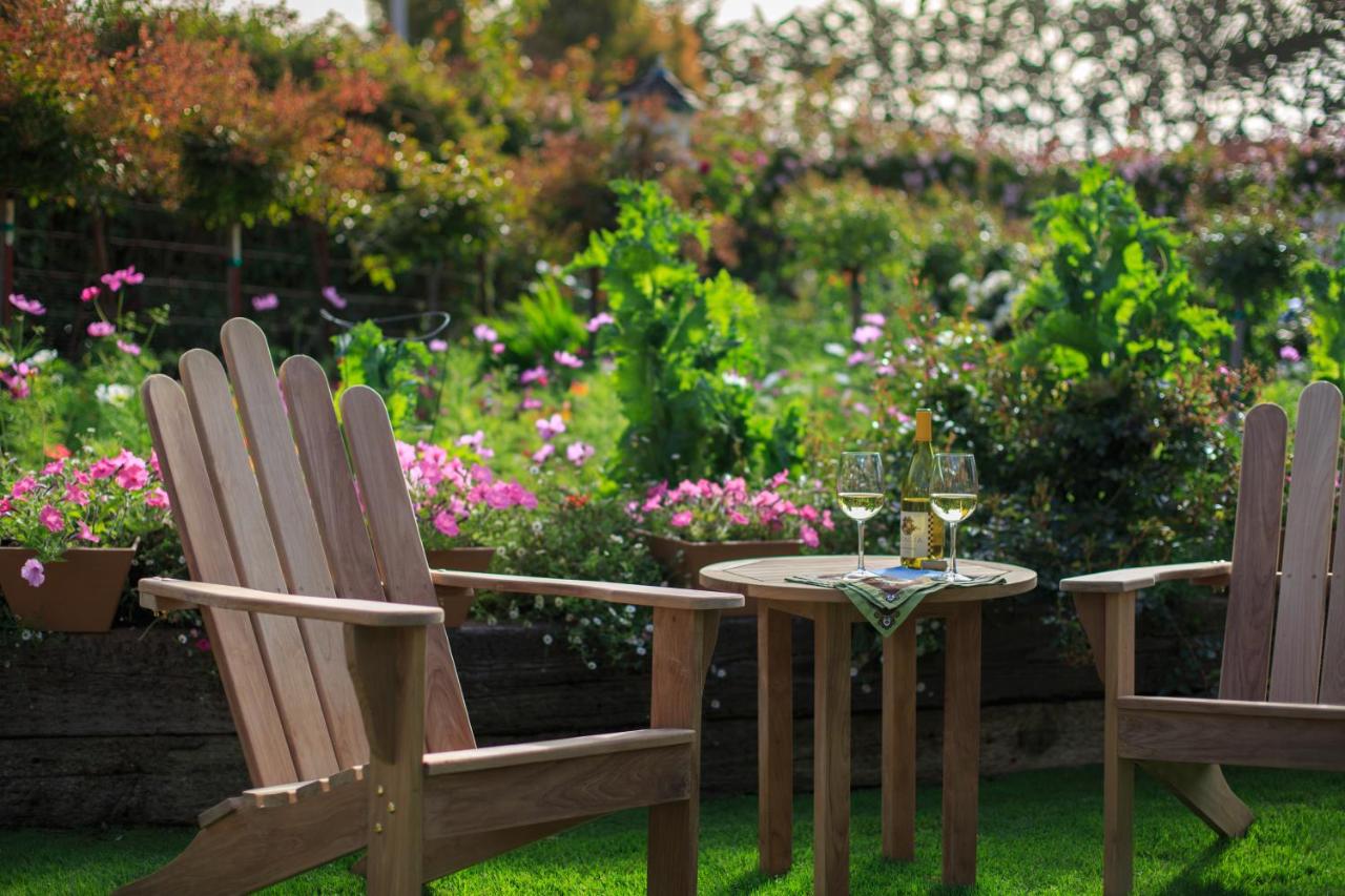 | Mill Rose Inn