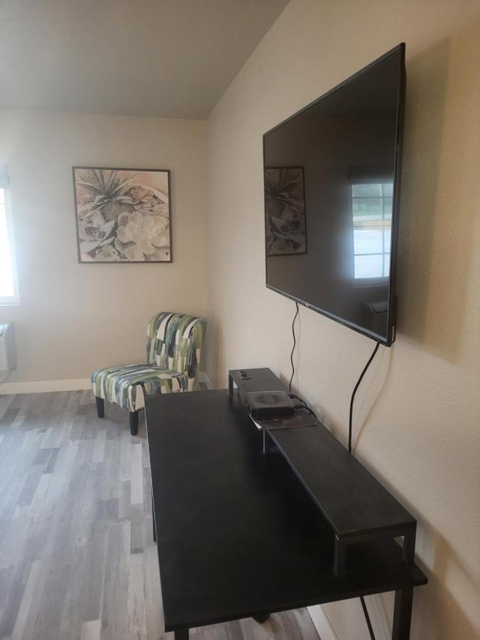 Queen Room at Red Fox Inn and Suites