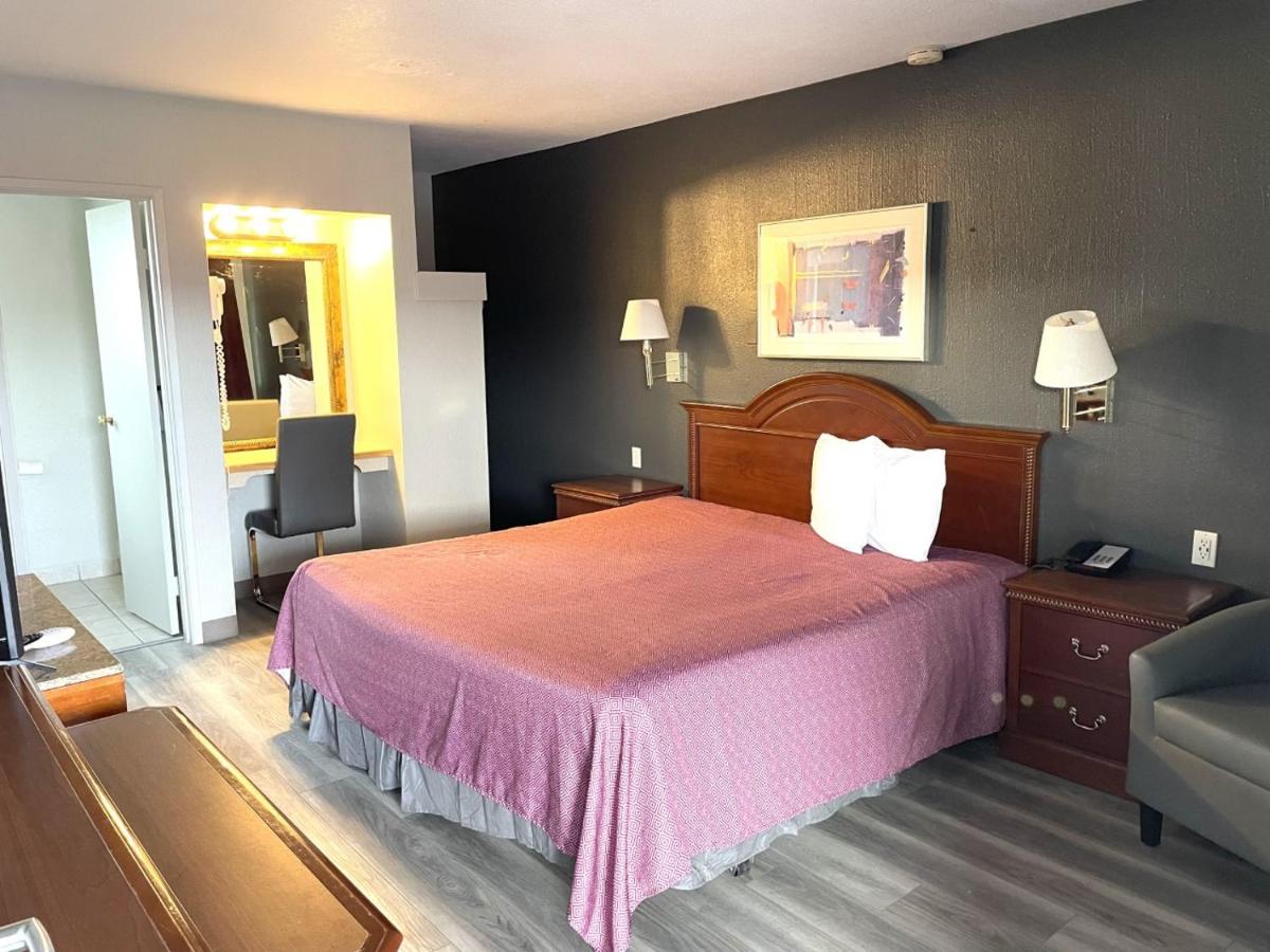 | Downtown Inn