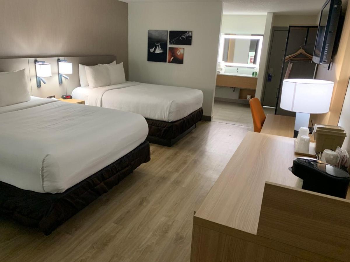 Queen Room with Two Queen Beds - Accessible/Non-Smoking at Comfort Inn & Suites Nashville Downtown – Stadium