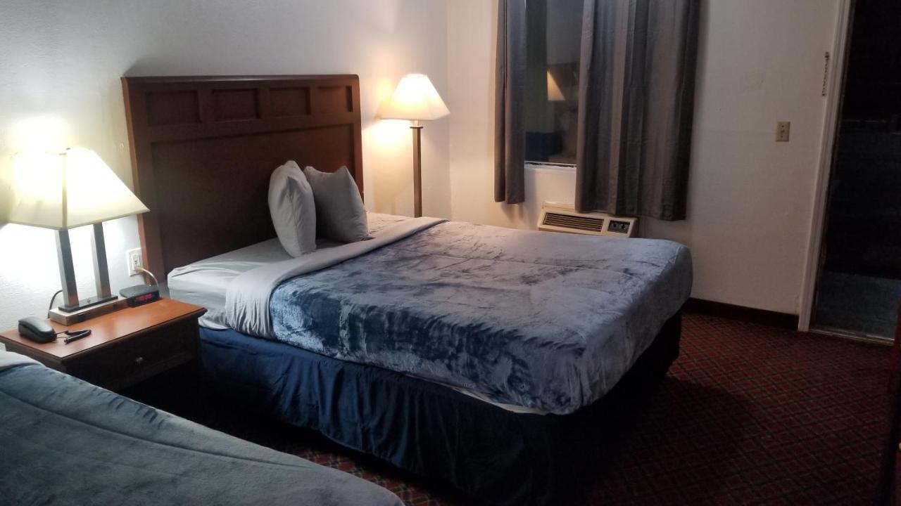 | Executive Inn Stillwater