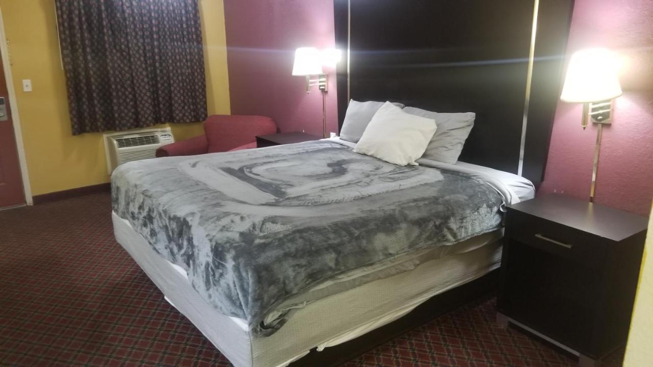 | Executive Inn Stillwater