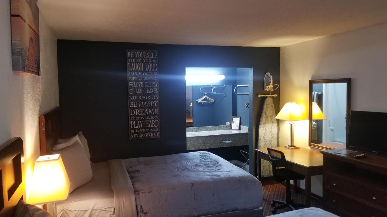 | Executive Inn Stillwater