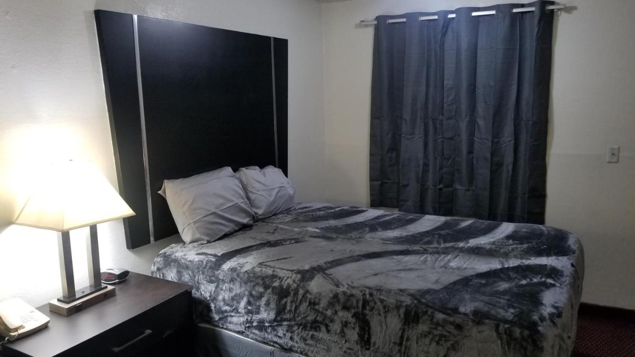 | Executive Inn Stillwater