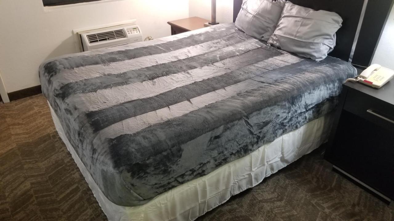 | Executive Inn Stillwater