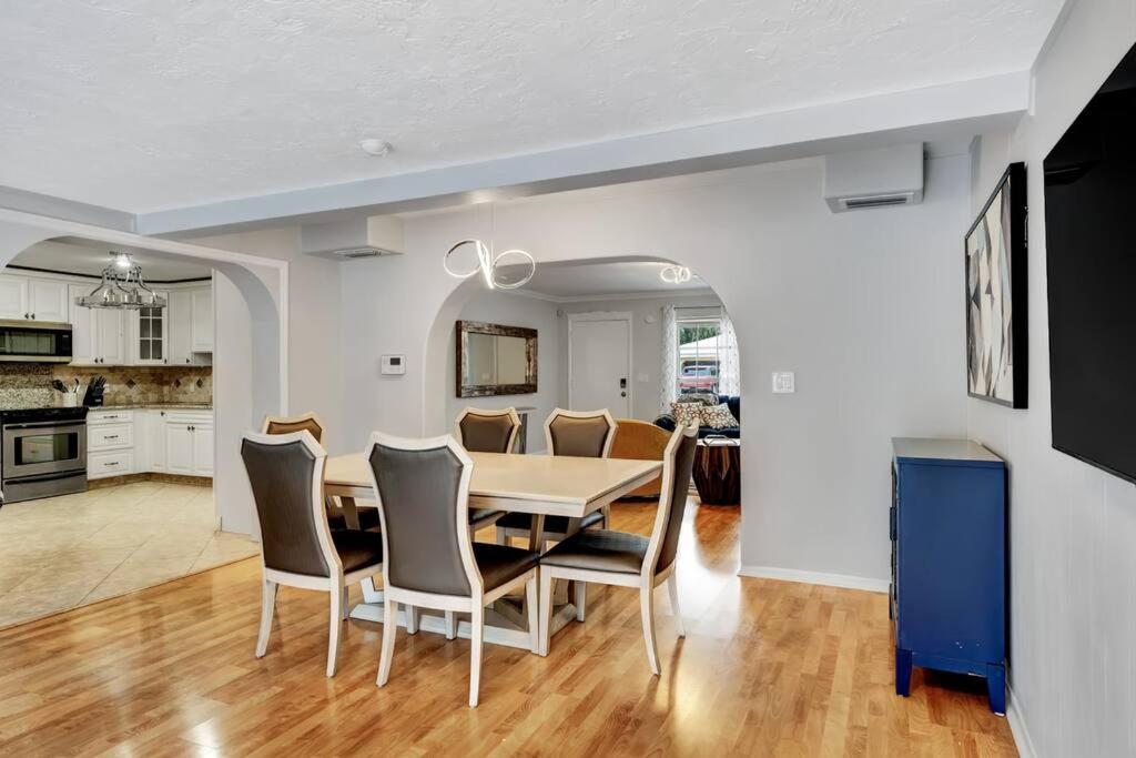  | Spacious Boyton Beach 4BR with pool near beach