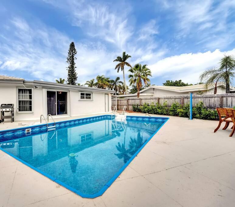  | Spacious Boyton Beach 4BR with pool near beach