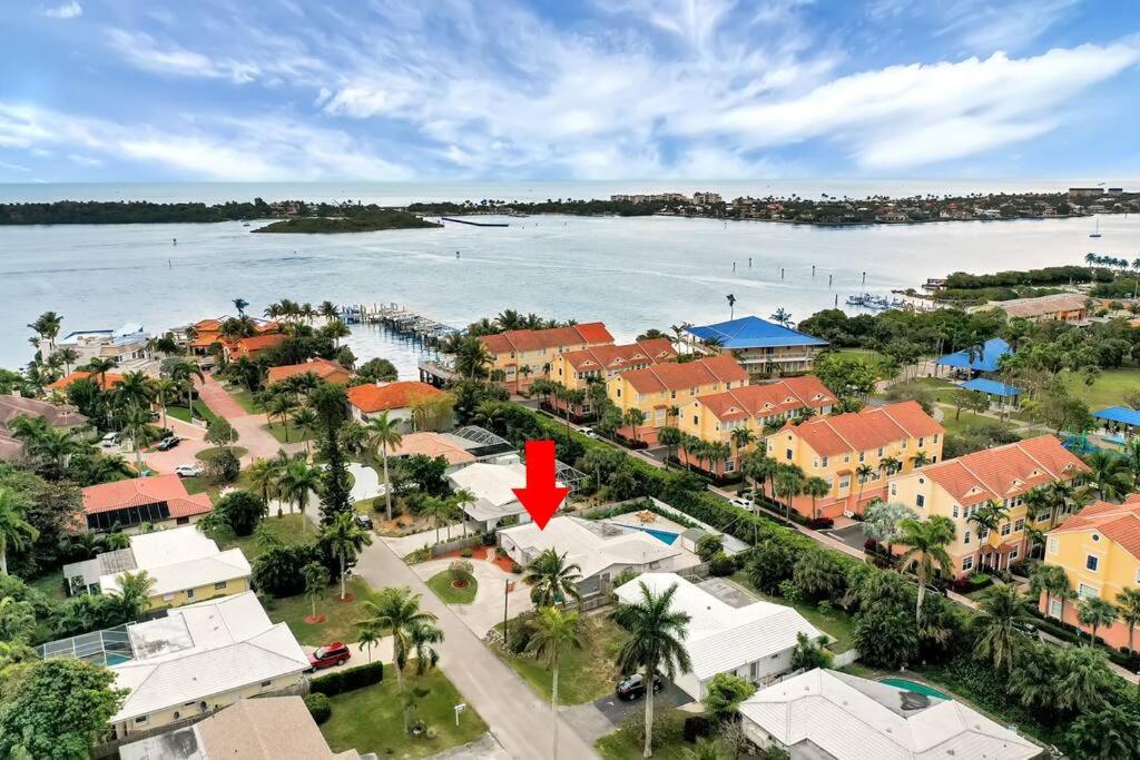  | Spacious Boyton Beach 4BR with pool near beach