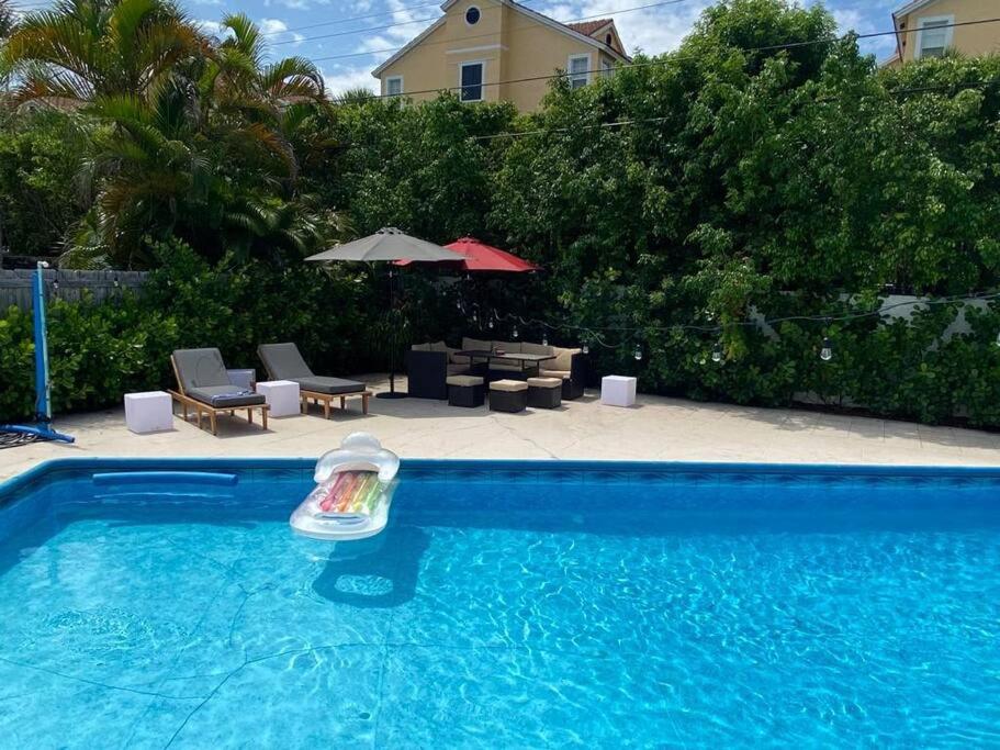  | Spacious Boyton Beach 4BR with pool near beach
