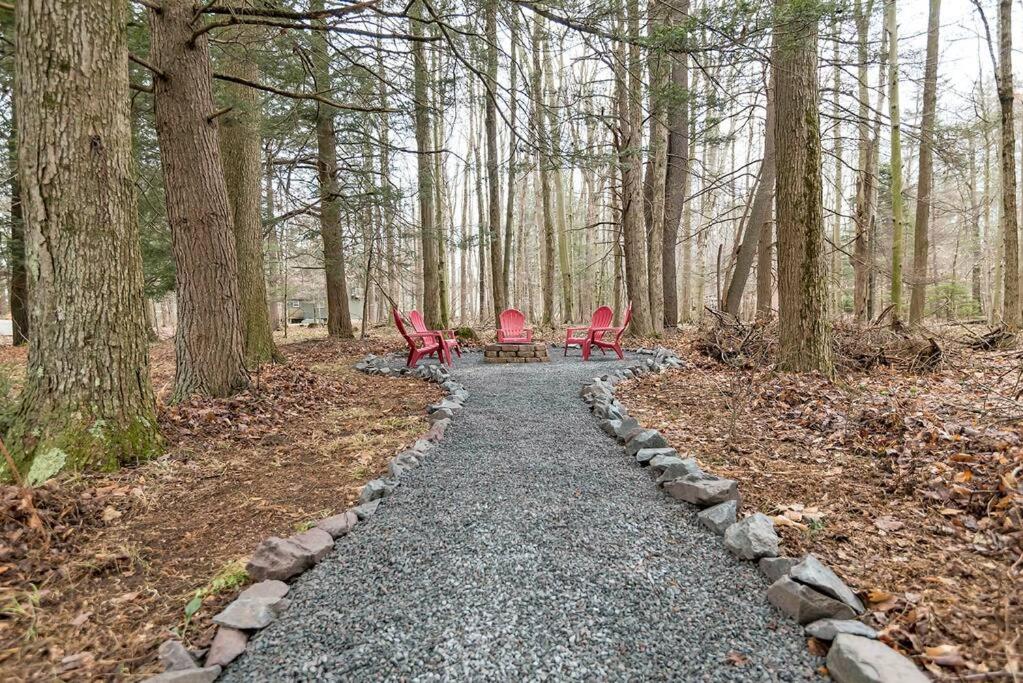 | Charming 5 Bedroom Residential Home w/Lots of fun