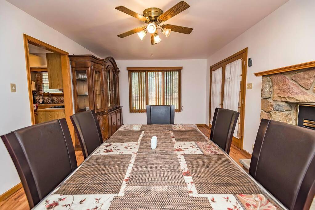 | Charming 5 Bedroom Residential Home w/Lots of fun