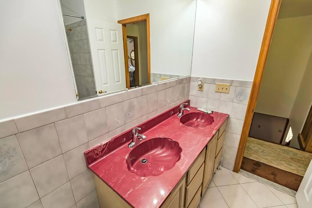 | Charming 5 Bedroom Residential Home w/Lots of fun
