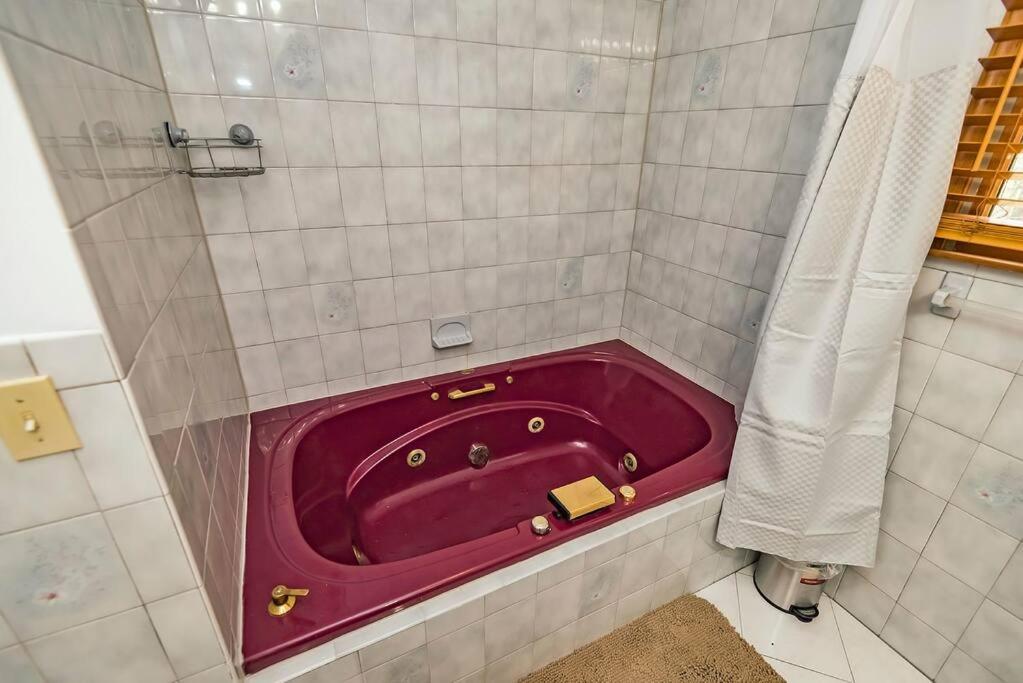 | Charming 5 Bedroom Residential Home w/Lots of fun