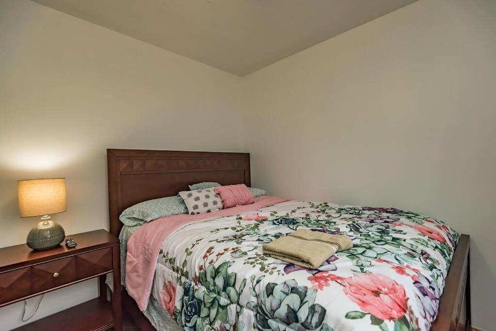 | Charming 5 Bedroom Residential Home w/Lots of fun