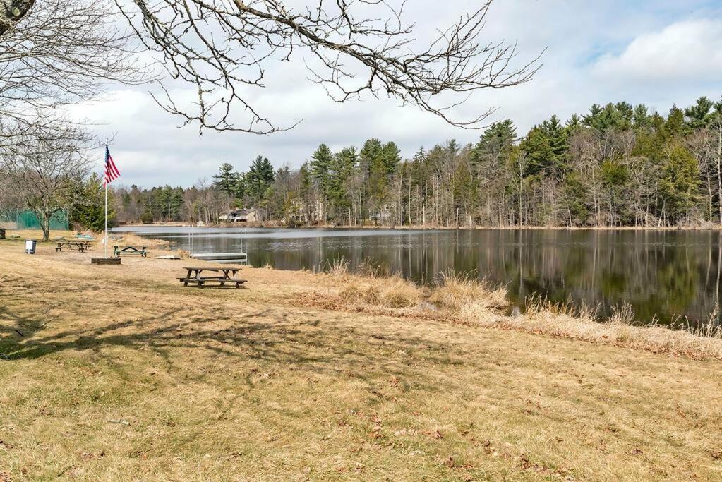 | Charming 5 Bedroom Residential Home w/Lots of fun