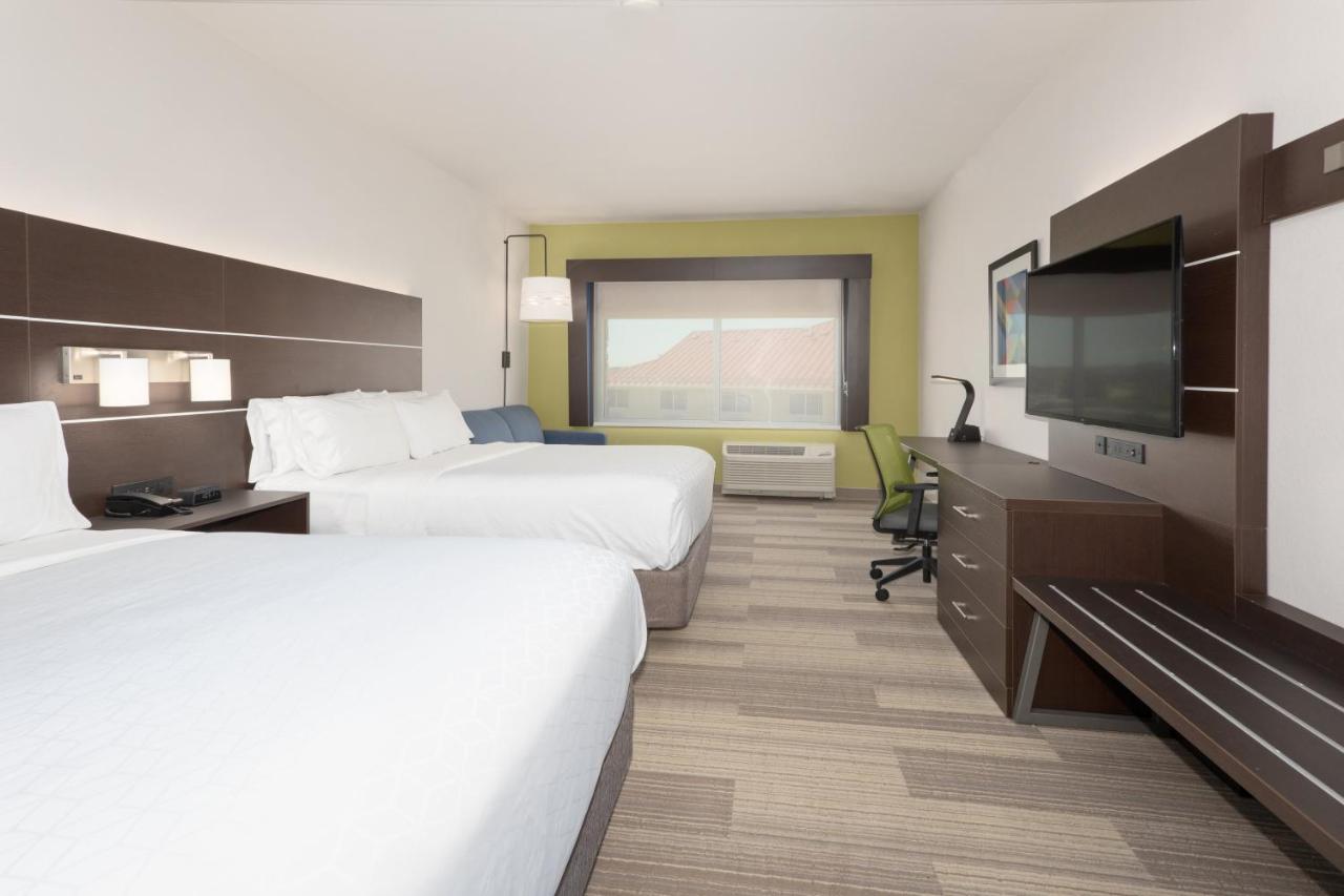 Premium Room at Holiday Inn Express & Suites Firestone Longmont by IHG