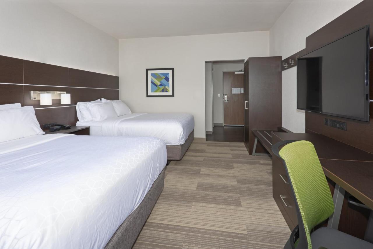 Standard Room at Holiday Inn Express & Suites Firestone Longmont by IHG