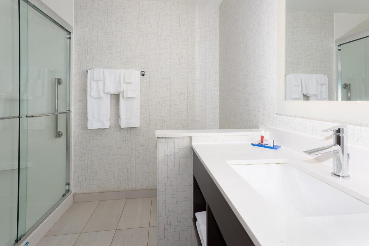 Standard Room at Holiday Inn Express & Suites Firestone Longmont by IHG