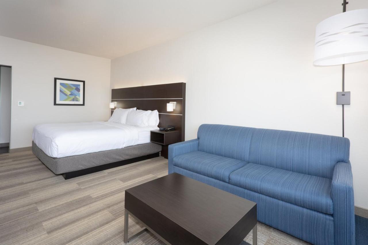 Premium Room at Holiday Inn Express & Suites Firestone Longmont by IHG