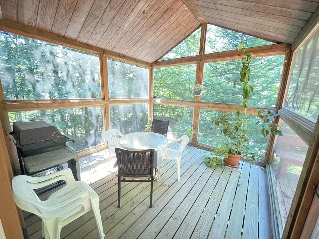 | The Hidden Spruce Chalet