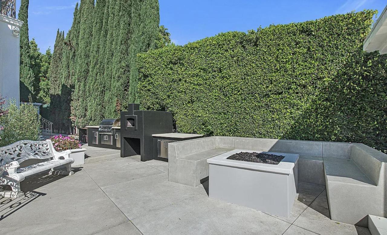 | Eclectic Beverly Hills Mansion
