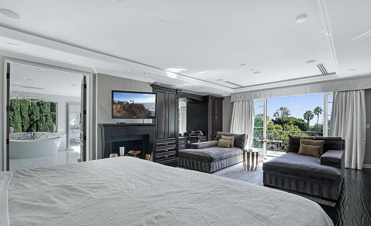 | Eclectic Beverly Hills Mansion