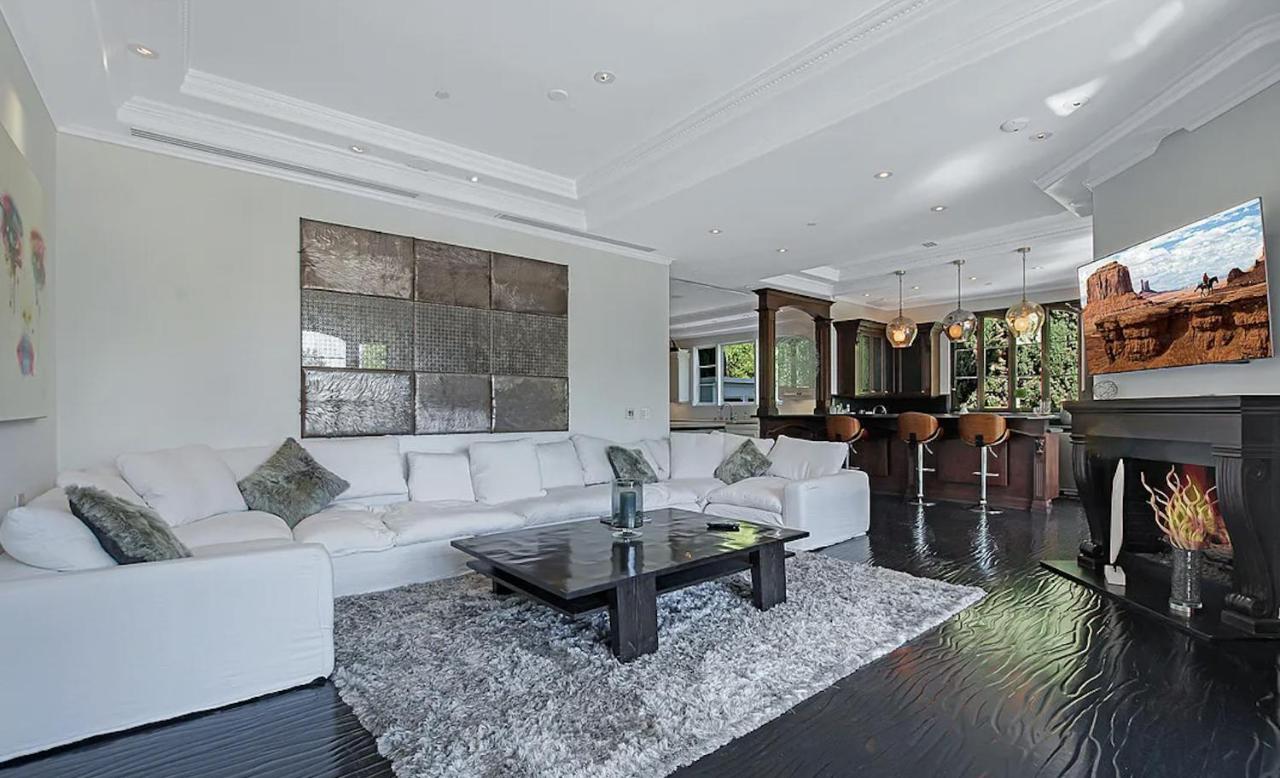 | Eclectic Beverly Hills Mansion