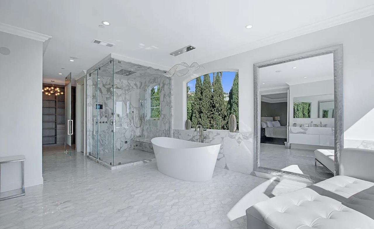 | Eclectic Beverly Hills Mansion