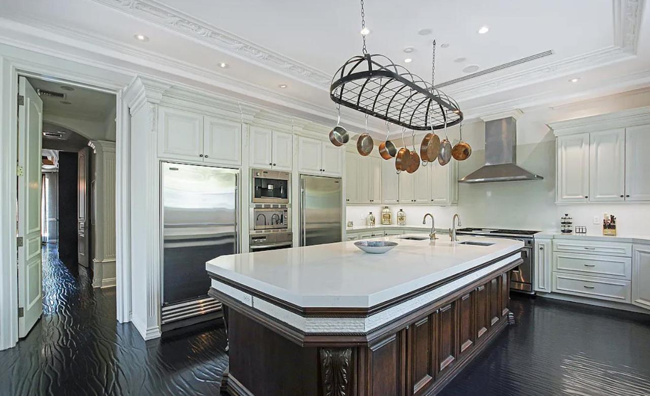  | Eclectic Beverly Hills Mansion