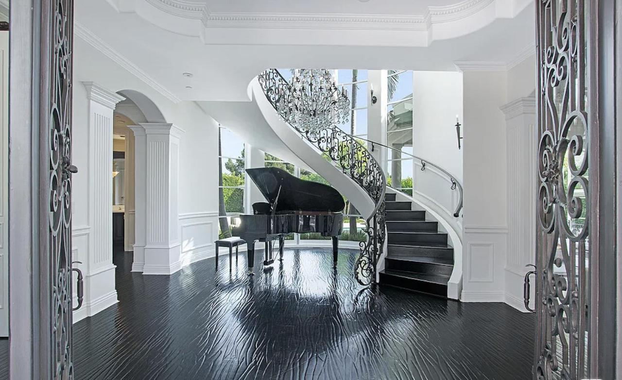  | Eclectic Beverly Hills Mansion